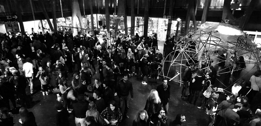 panoramas nuit vernie mucem foule