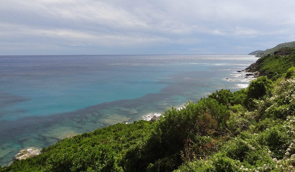 eaux turquoises de corse a voir