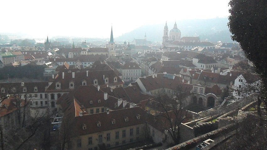 Mala Strana vue sur les toits de Prague de Petrin