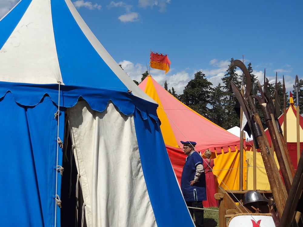 reconstitution d'un campement fête médiévale en Provence