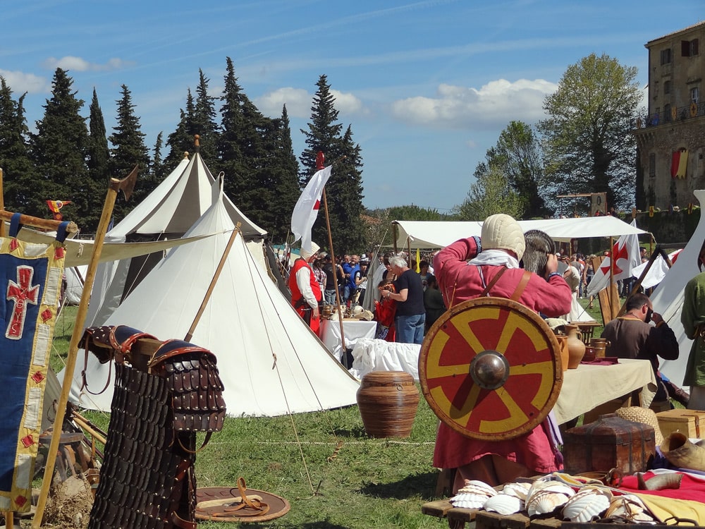 fête médievale en Provence peyrolles reconstitution vie Moyen Âge