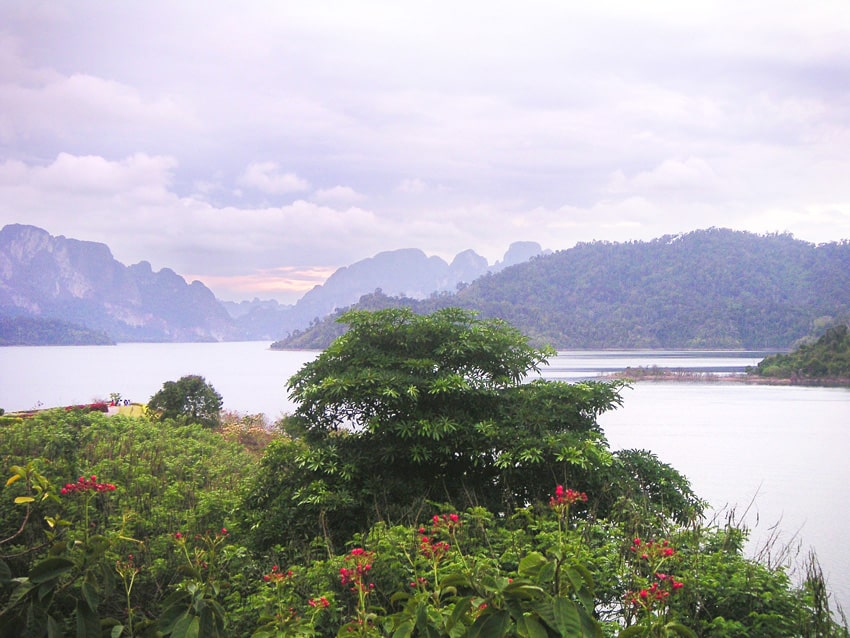 lac barrage khao sok thaïlande