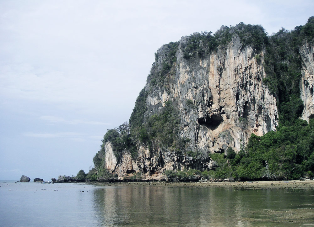 railay beach escalade thailande plage