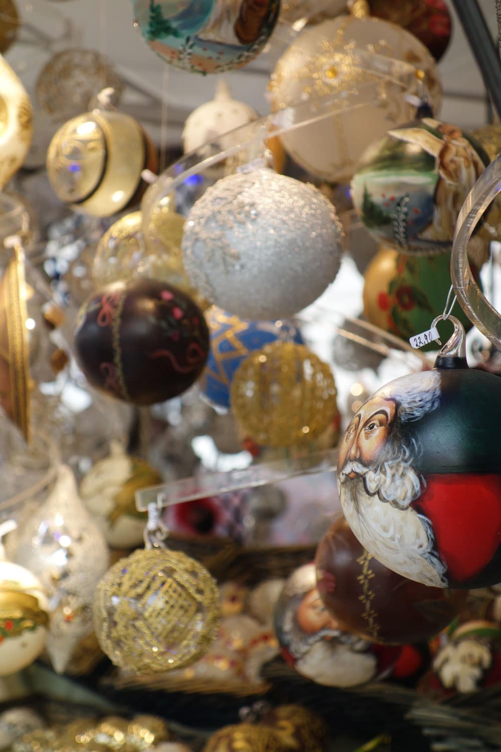 marches-de-noel-vienne-souvenirs-decoration