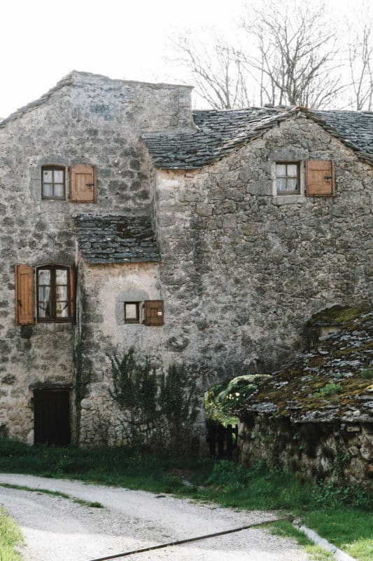 Que faire autour de Millau visiter village typique