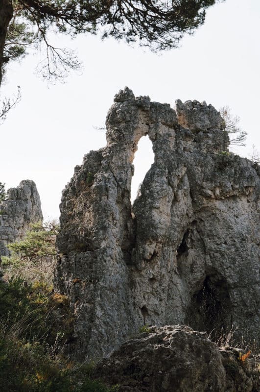 rochers ville en ruines Montpellier le Vieux