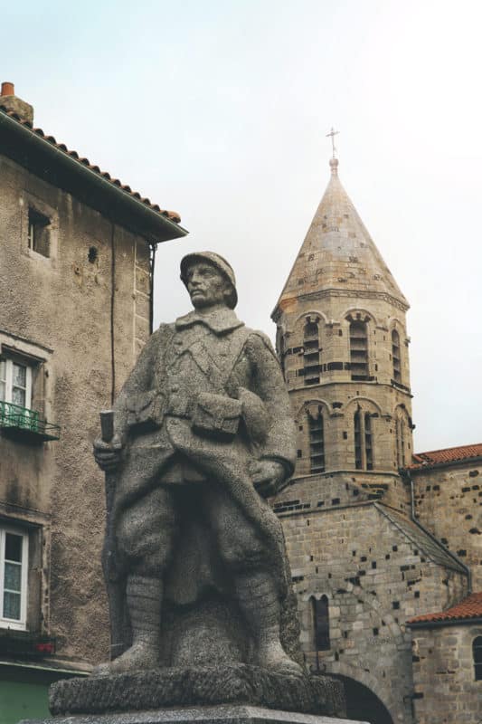 Monuments à Saugues en Gévaudan Auvergne