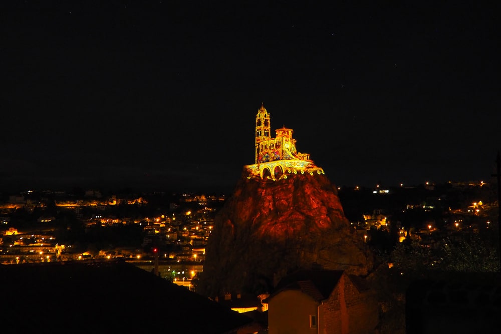 Spectacle Lumières Puy-en-Velay rocher St Michel