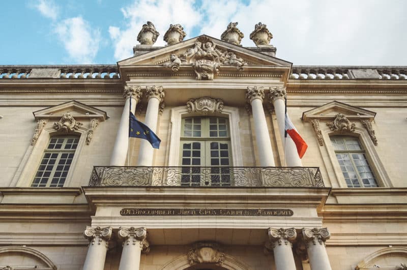 Visiter Hôtel-Dieu Carpentras bibliothèque musée