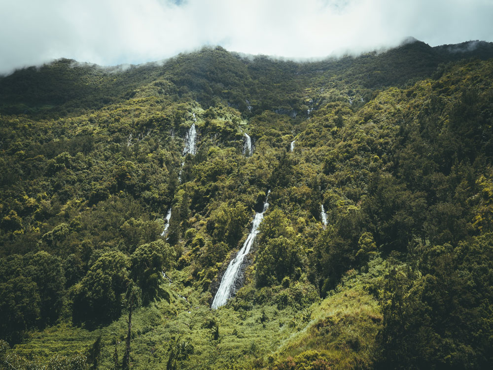 voir plus belle cascade ile de la Réunion voile de la mariée