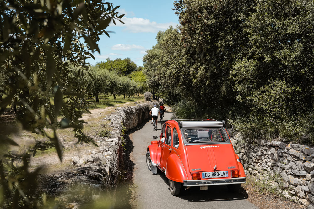 louer 2CV dans le Luberon sortie voiture ancienne