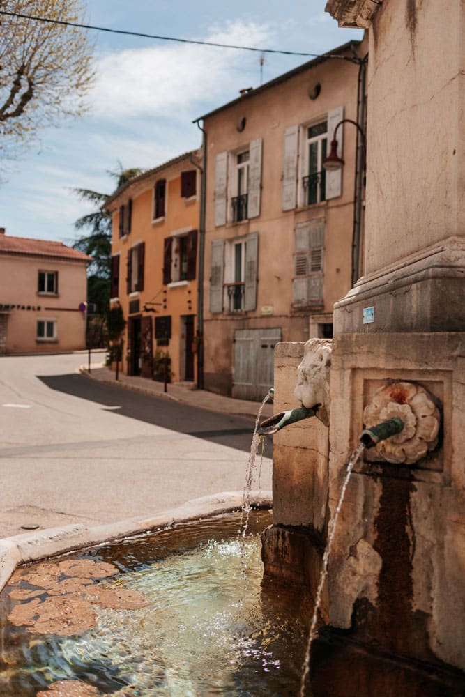 fontaines et centre historique de Riez