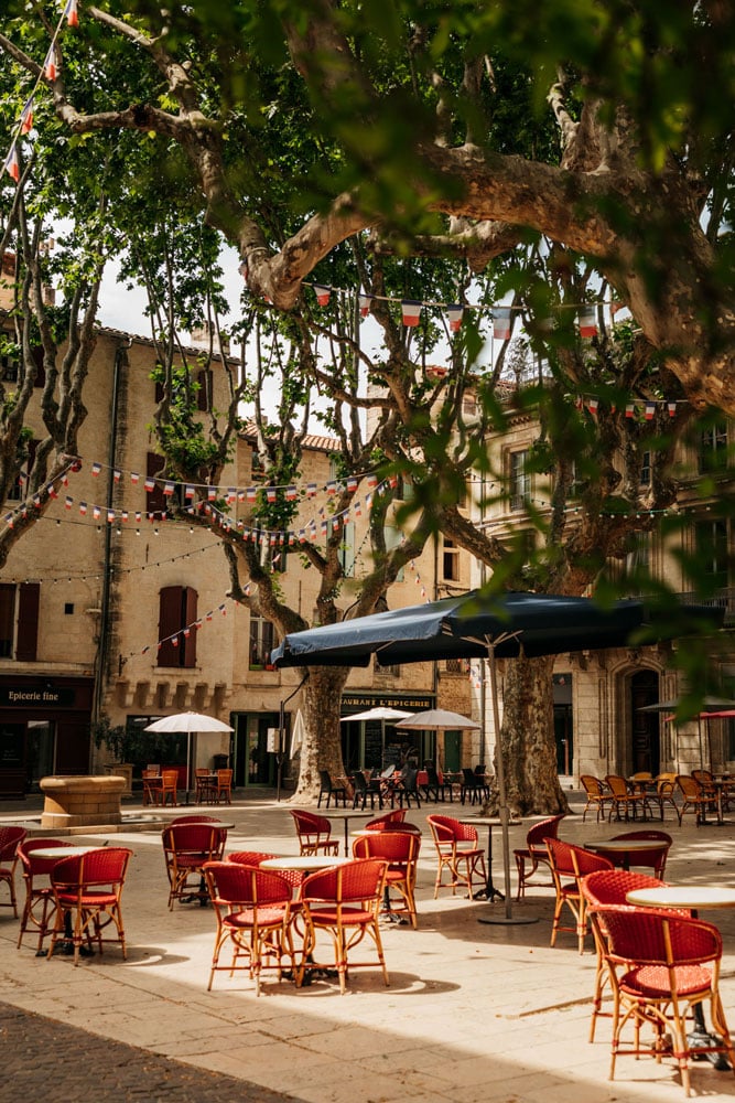 ambiance estivale à Beaucaire