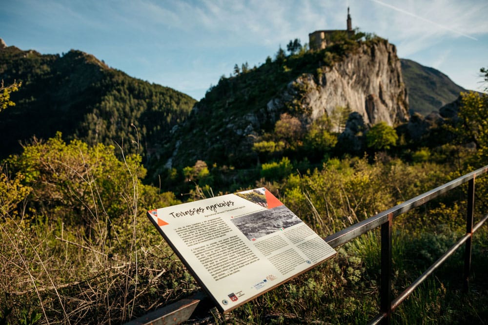 visiter village ruines Castellane