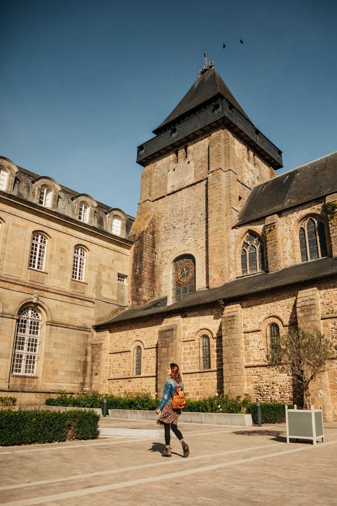 basilique Notre Dame de l'Épine Evron