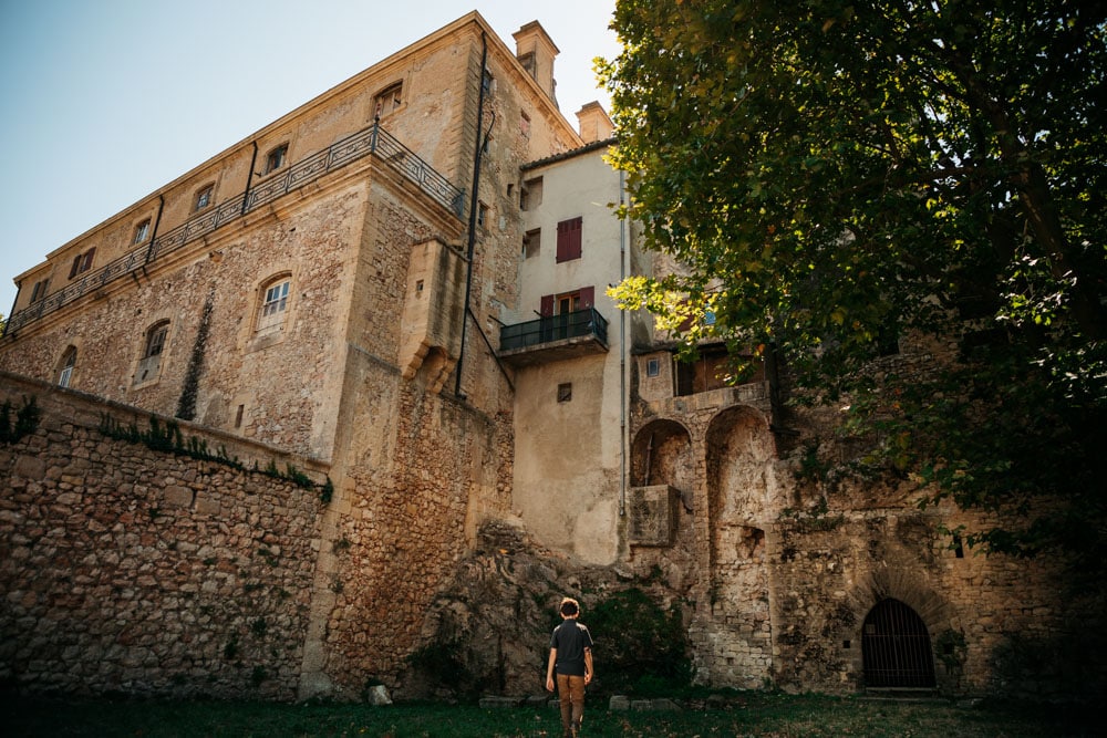 quel village visiter autour d'Aix en Provence