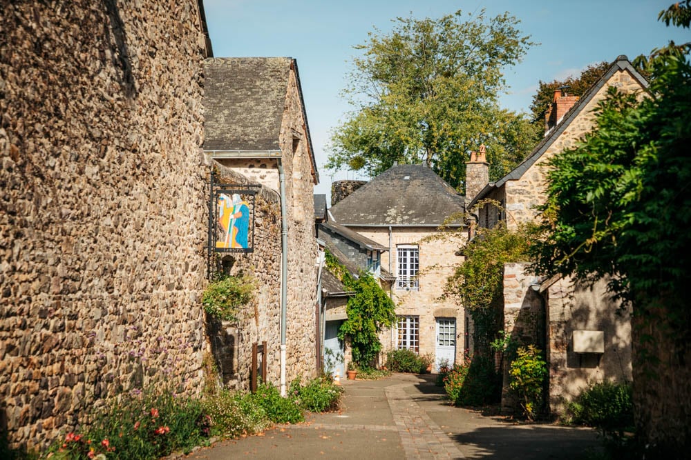 quelles randonnées balisées Sainte Suzanne