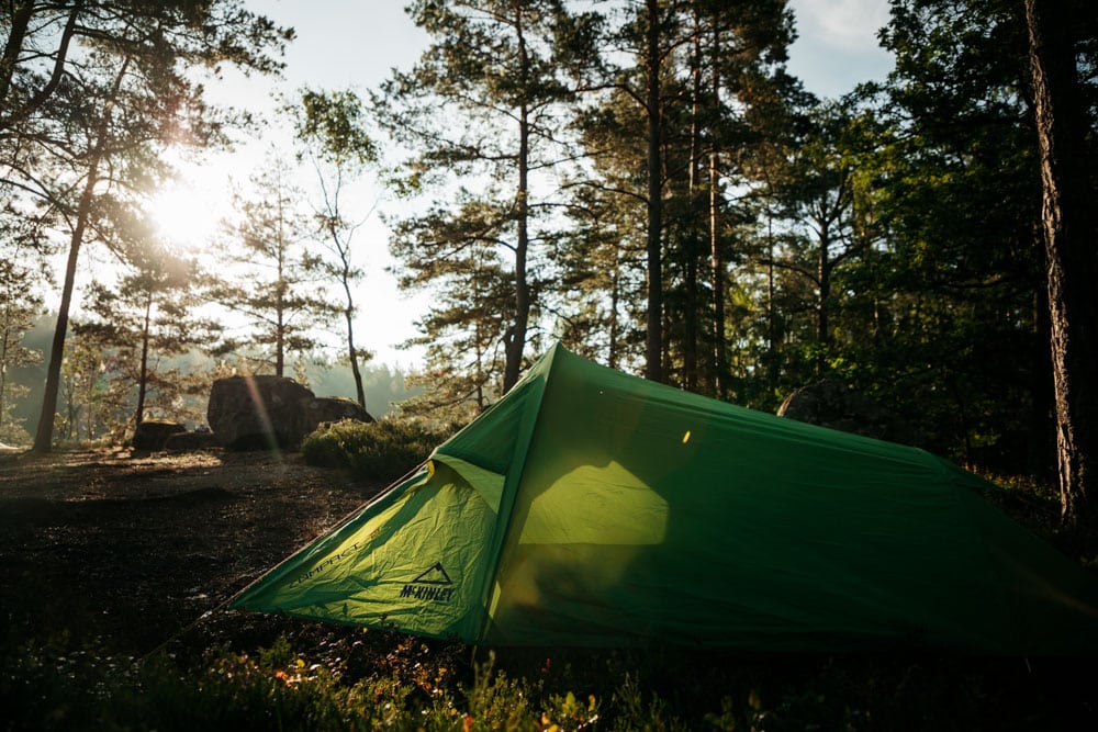 aventure canoë trip campement tente