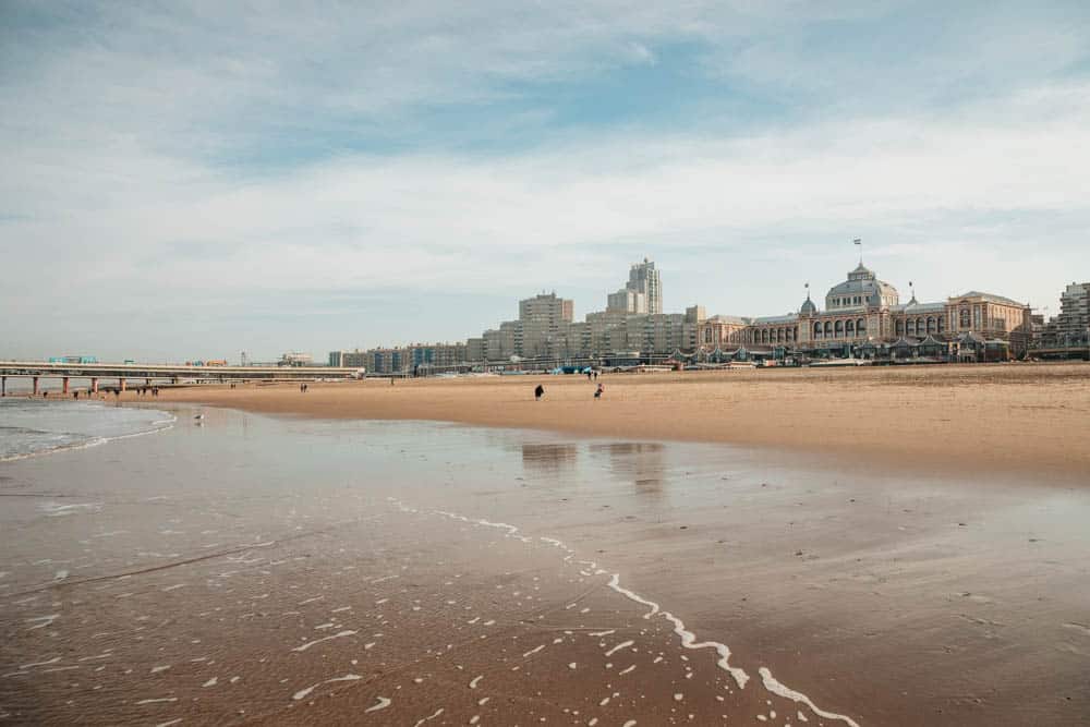 aller à la plage Hollande jetée Scheveningen