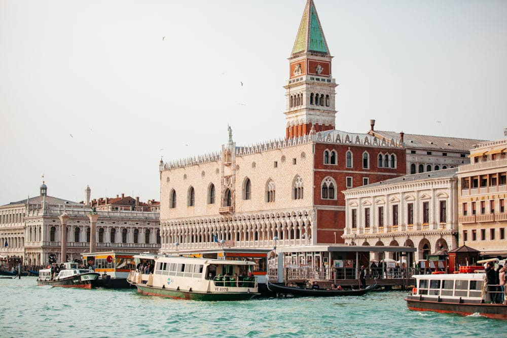 comment faire aéroport Venise en bateau ?