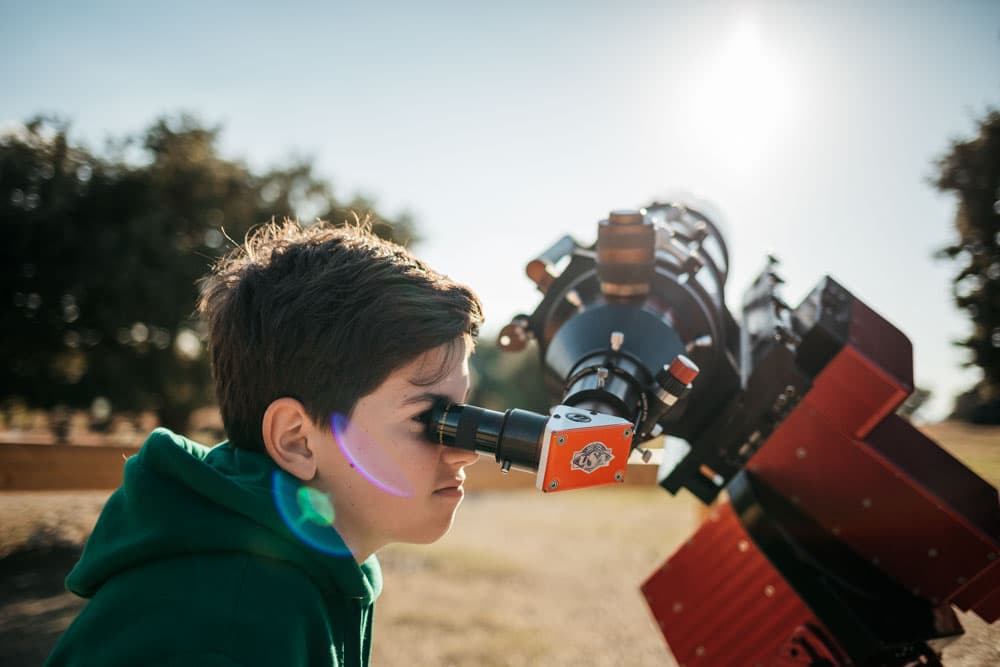 regarder le soleil avec un télescope en France