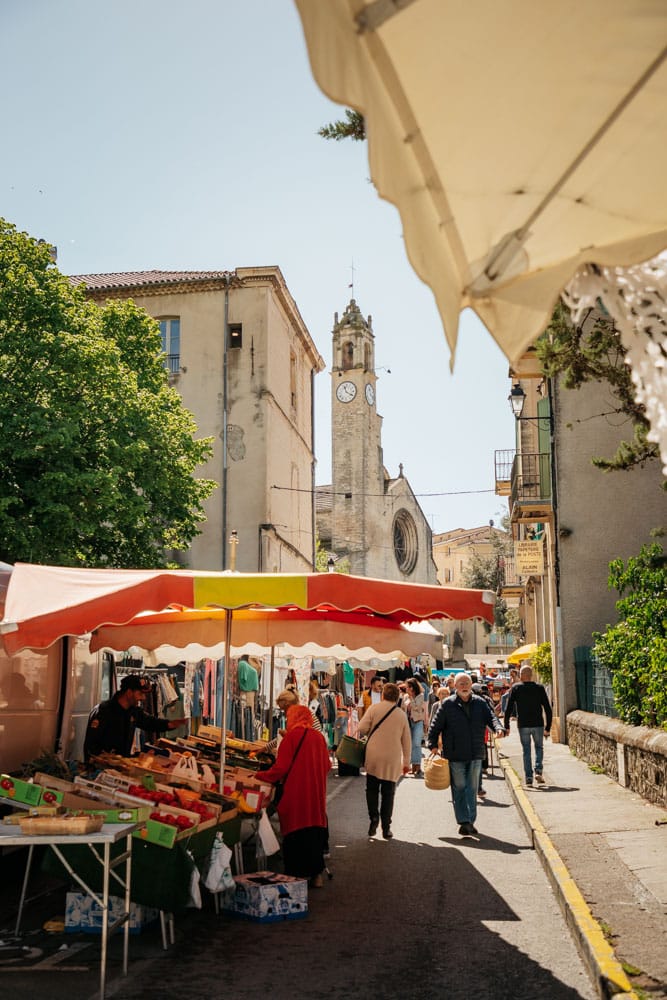 forcalquier marché traditionnel quand ?