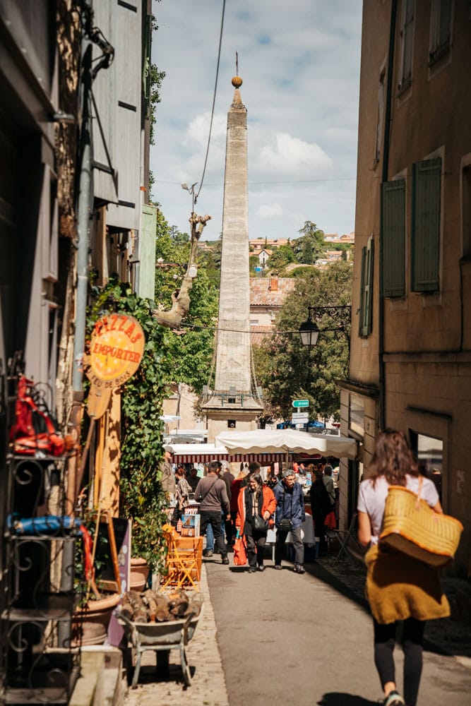ruelles Forcalquier jour de marché