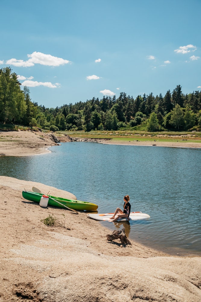 canoë et paddle au lac de Naussac Lozère