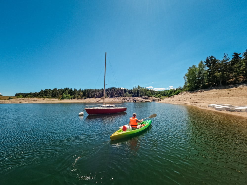 faire du canoë lac de Naussac