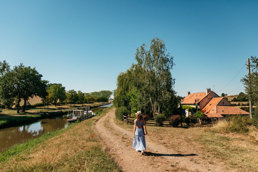 chemin le long canal du nivernais