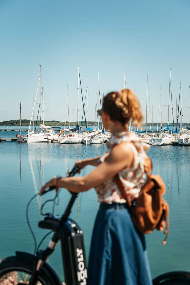 trottinette électrique au lac d'Orient