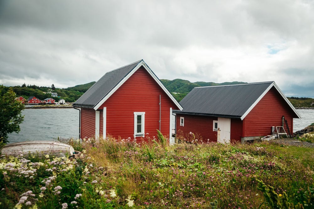 ou voir le plus de maisons de bois rouge en Norvège des fjords