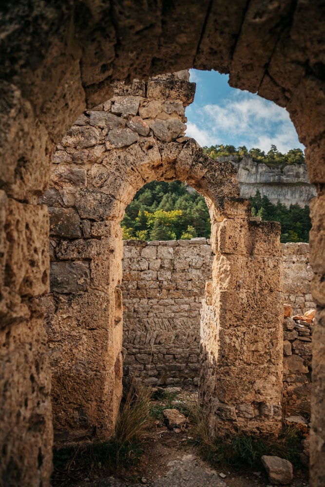 randonnée troglodytes et vestiges des gorges du Tarn