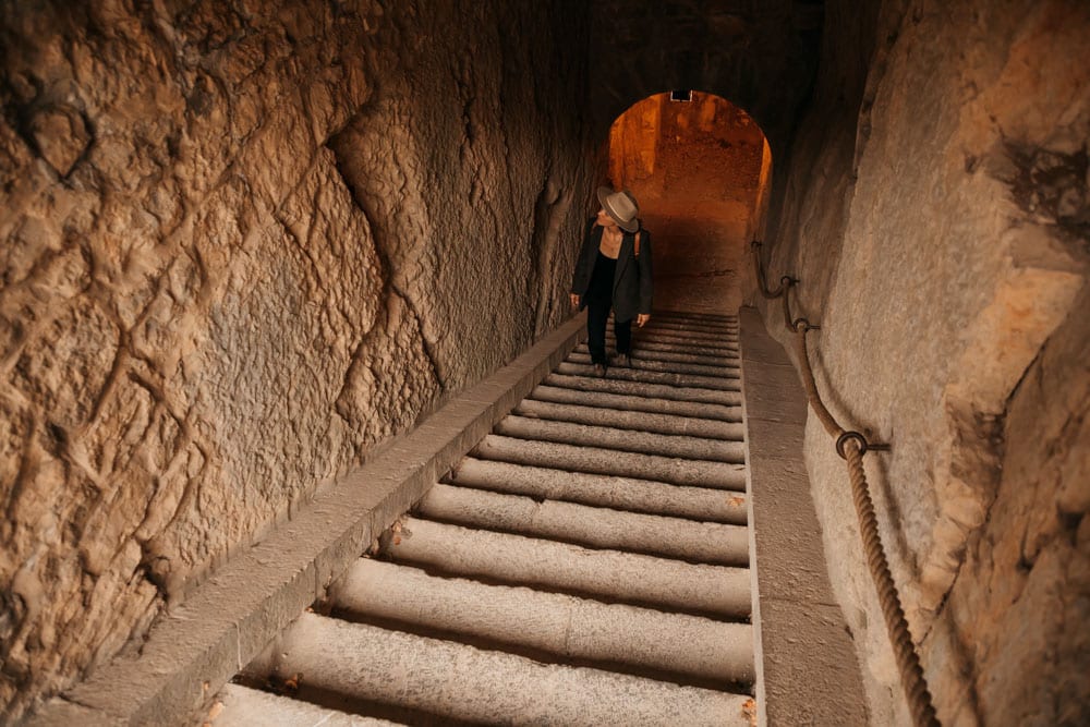 escaliers de la citadelle Sisteron creuses dans le rocher