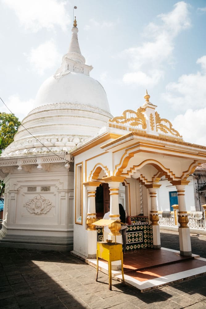 plus beau temple vers Bentota