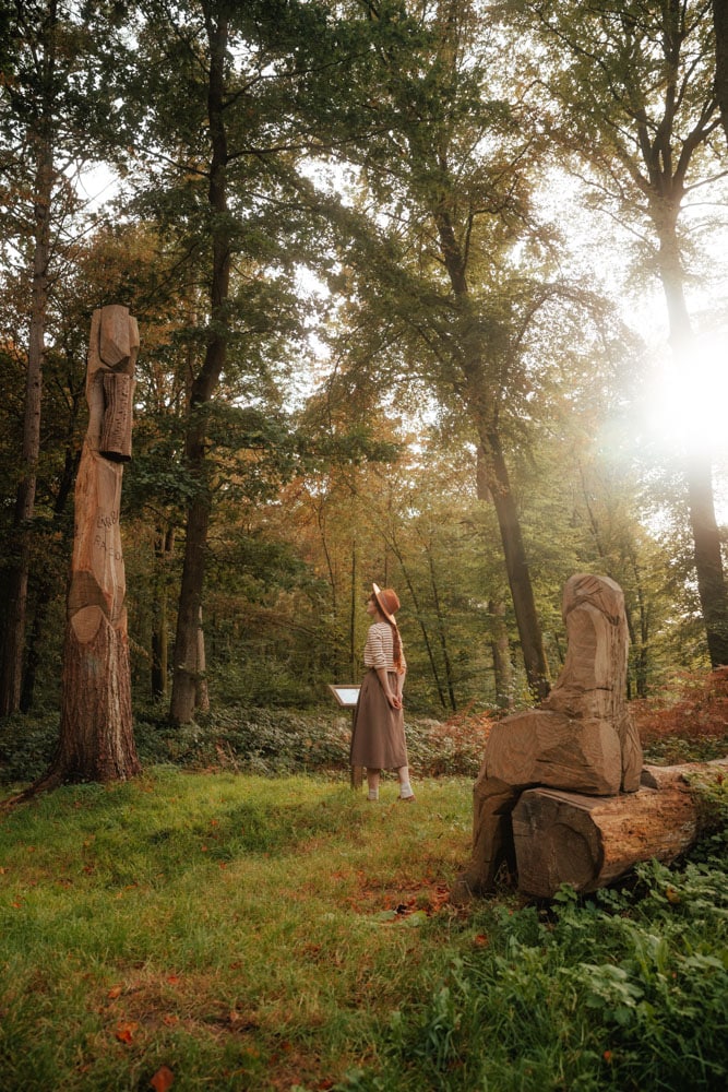 forêt de Crecy arbres sculptés