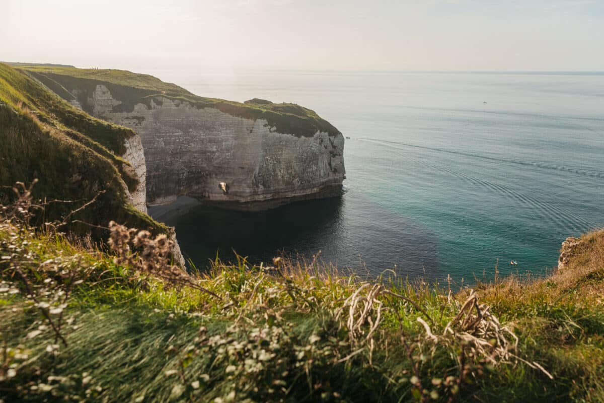 Chemin des Douaniers sur la falaise d’Aval à Étretat