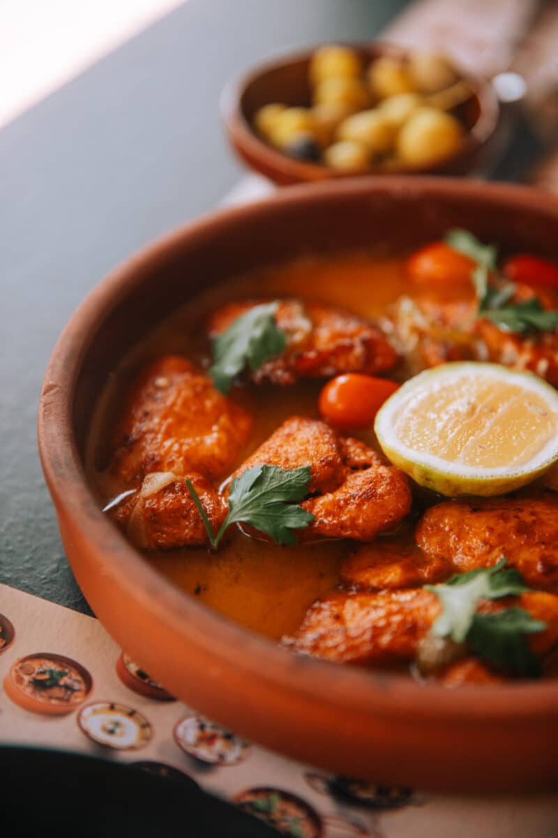 mezze traditionnels dégustés en Jordanie pendant le voyage