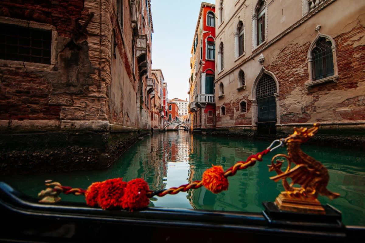 Animation sur les canaux pendant le carnaval de Venise