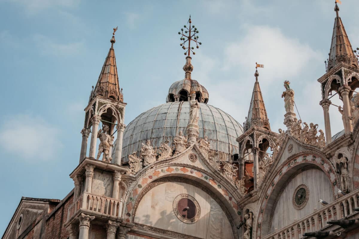 Atmosphère festive à Venise en hiver