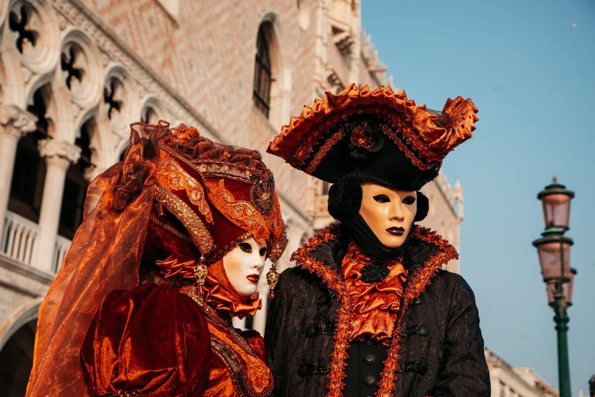 Costumes pour couple carnaval de Venise février