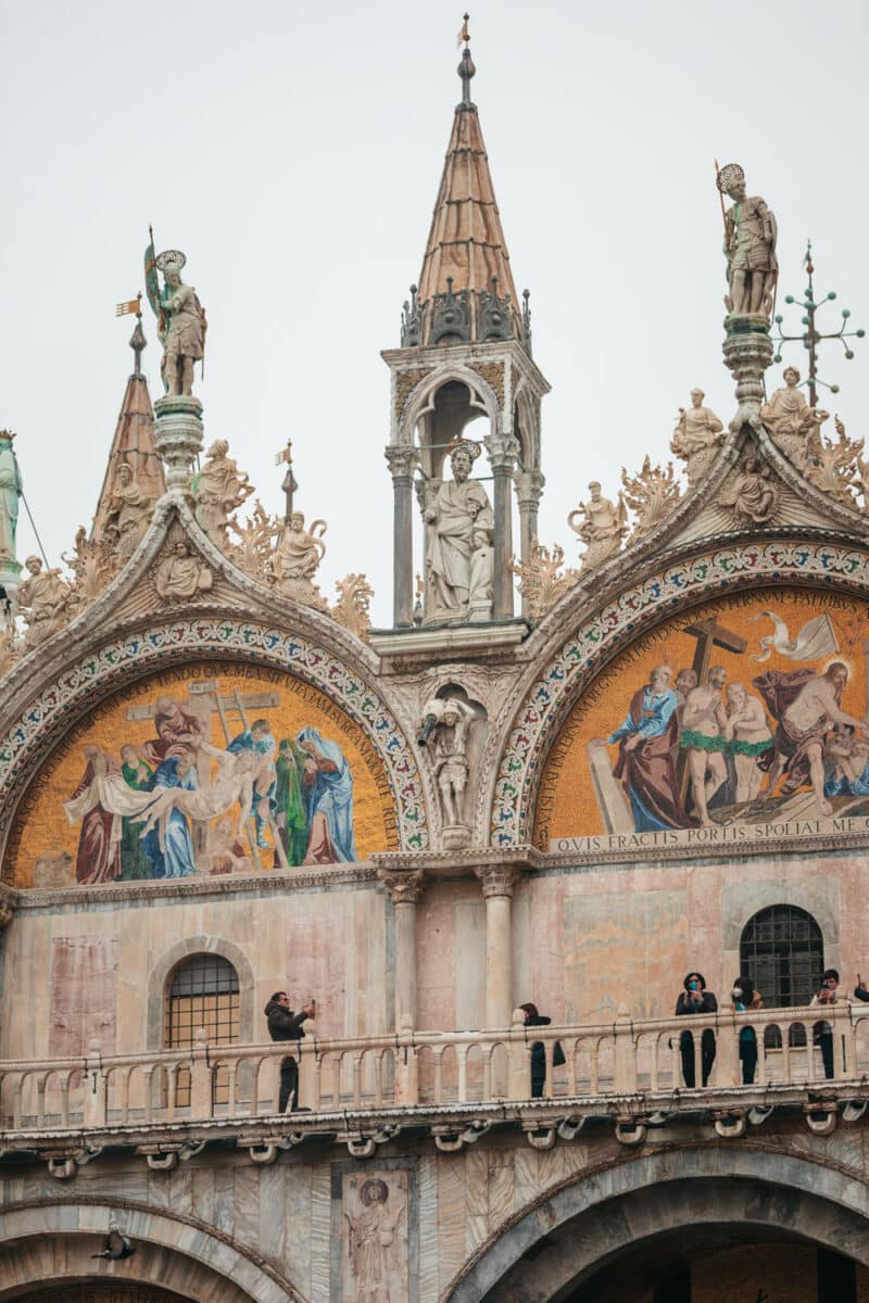 vol de l'Ange sur la place Saint-Marc à Venise