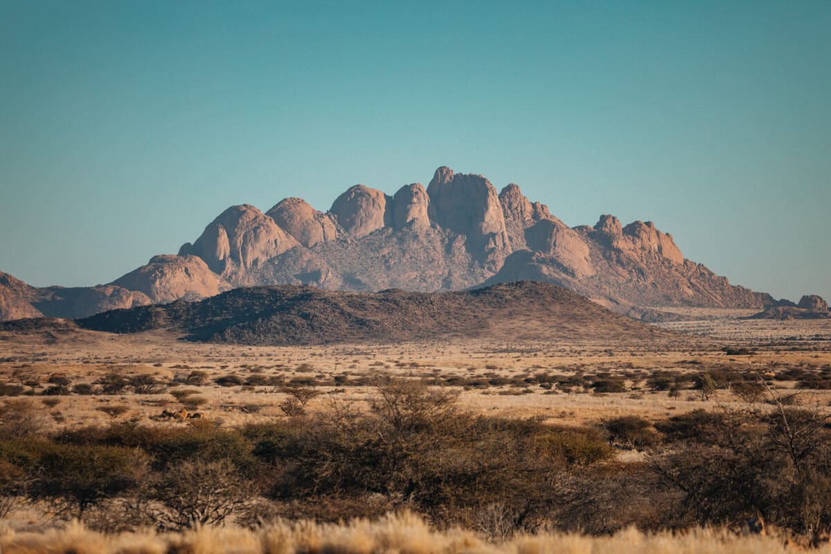 Formations granitiques de Spitzkoppe dans le désert