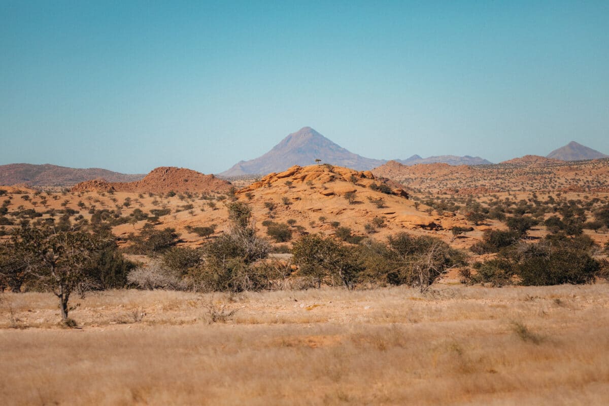 4×4 Toyota Hilux sur une piste namibienne organisé par l'agence de voyage Travelbase