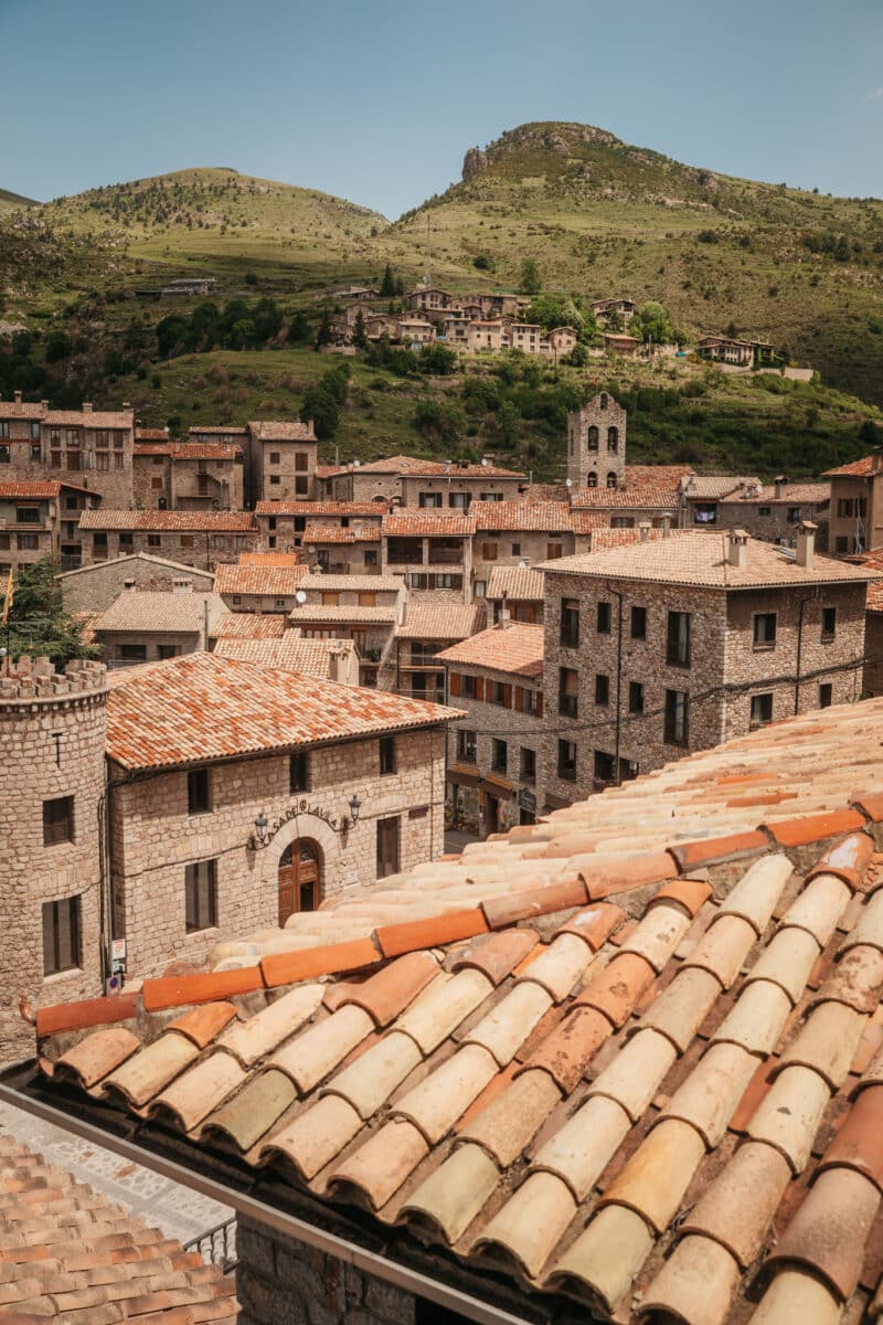 Village de pierre de Castellar de n'Hug perché à 1 400 m dans le Berguedà