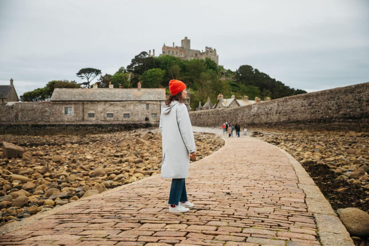 Château perché au sommet de l'île de St Michael's Mount face à Marazion