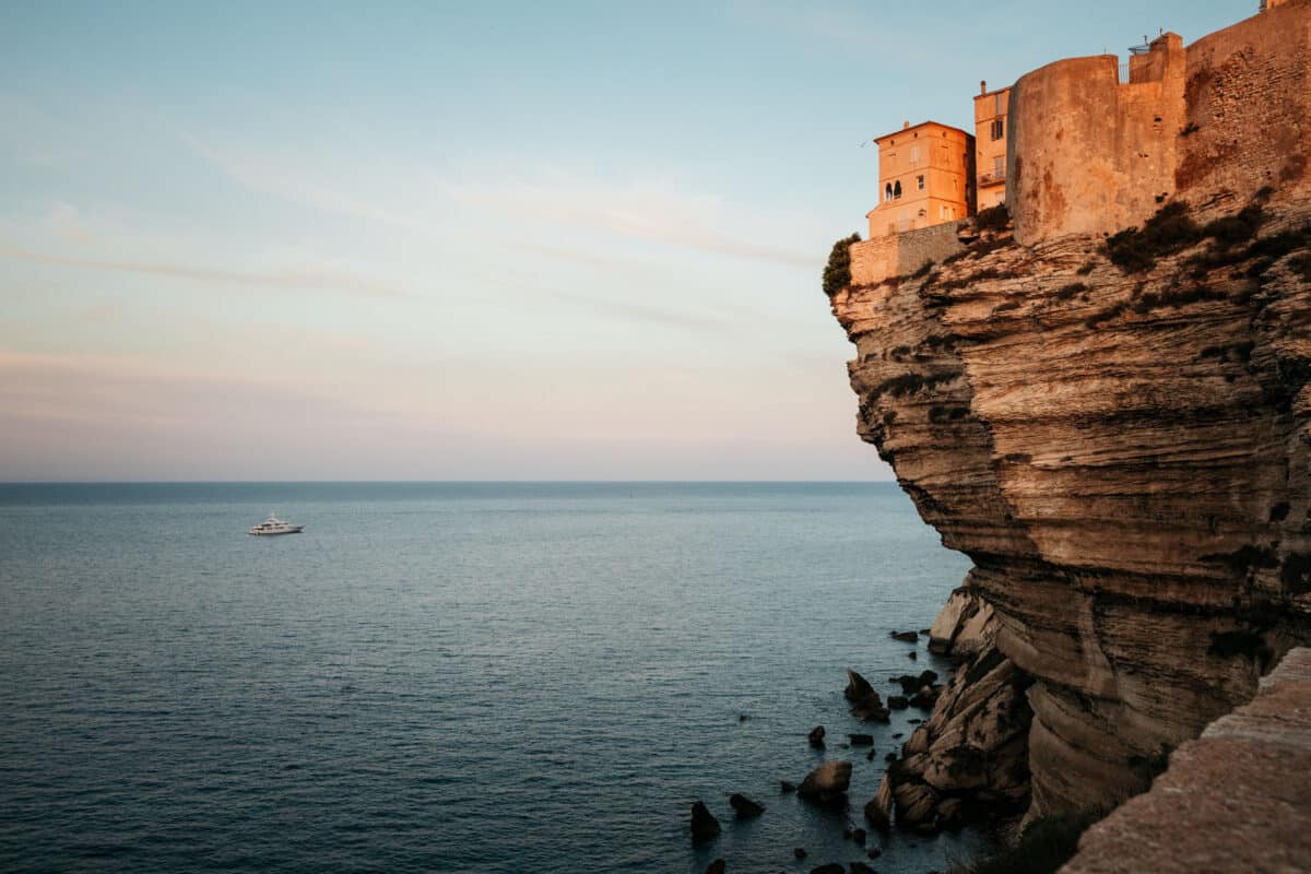 Coucher de soleil sur la mer vu depuis Bonifacio