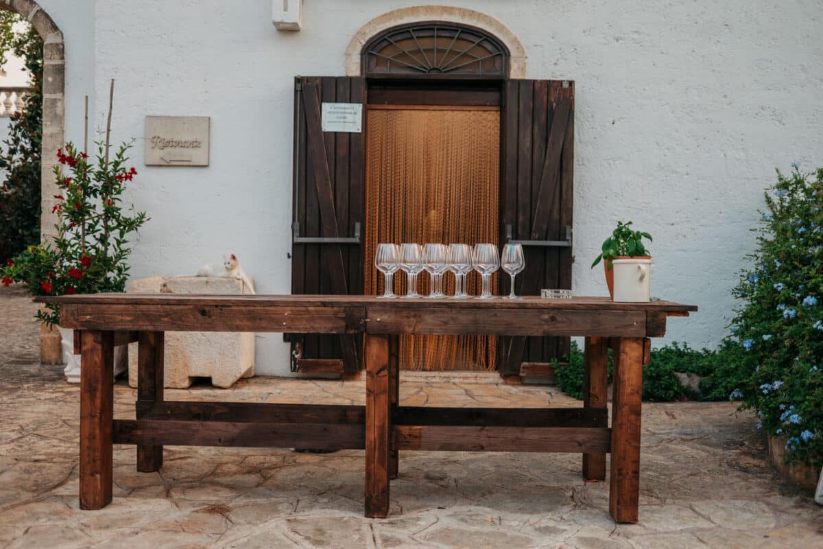 Entrée d'un restaurant traditionnel dans les Pouilles
