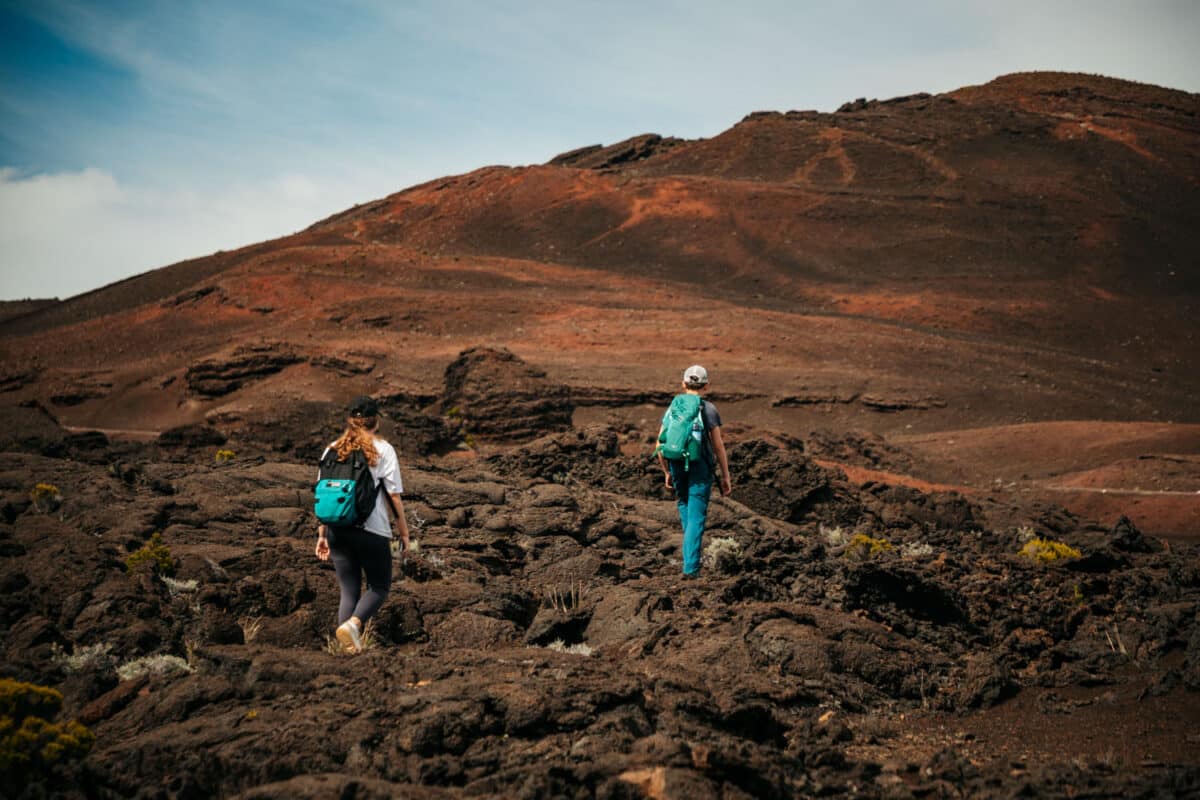 Étendue minérale de la plaine des Sables sous le ciel, sur la route du Piton de la Fournaise